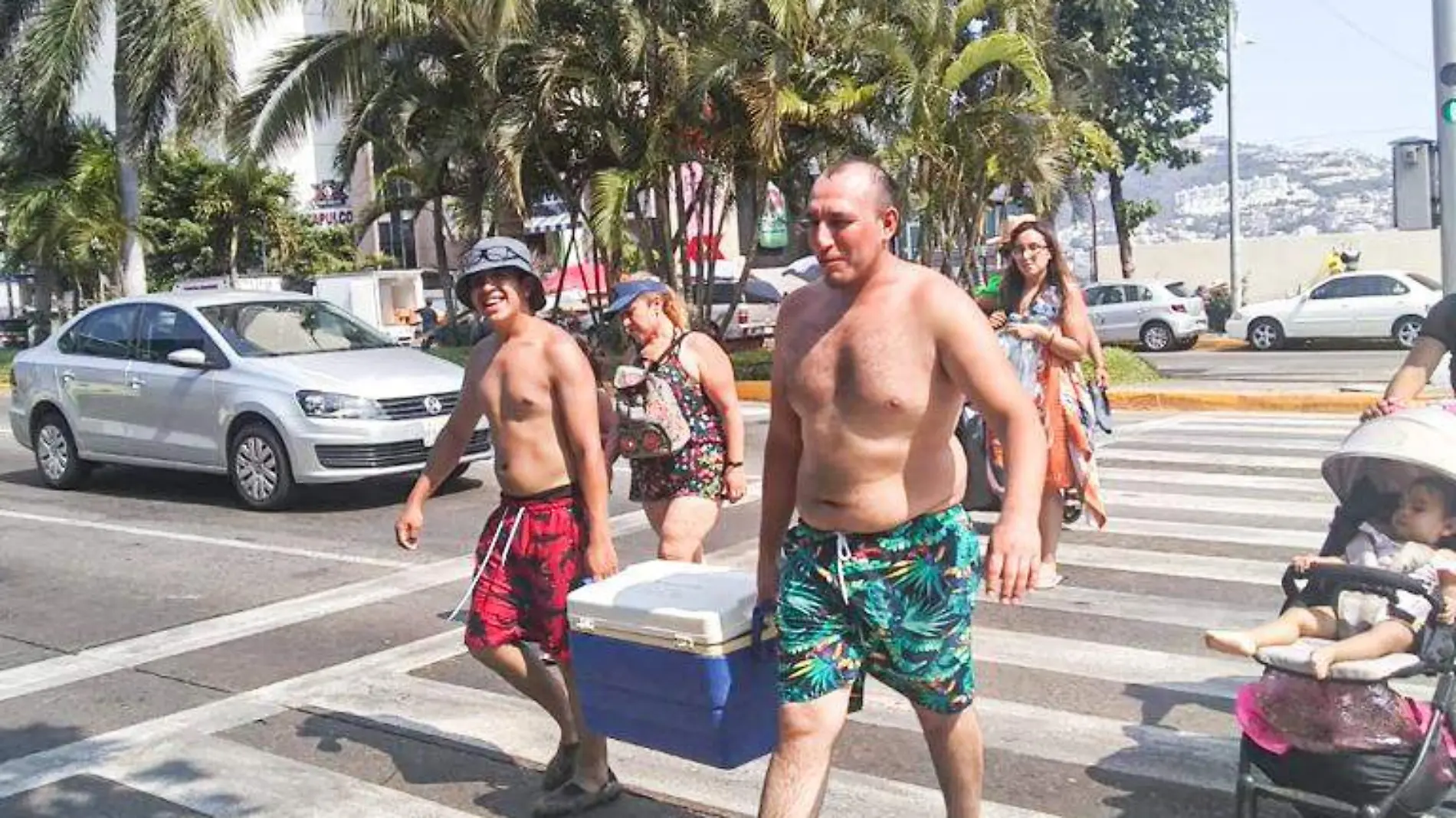 turistas sin cubrebocas